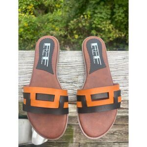 Fashion Forward Flat 2-Toned Faux Leather sandals Sz 9 NIB